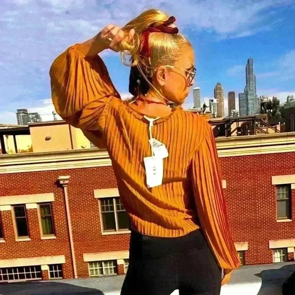 NWT💕FRAME Pleated Tie-Front Top Size XS gold rust size XS & SM $388 - Picture 4 of 9